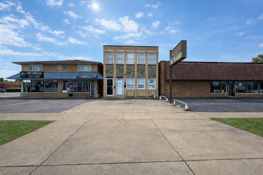 Primary Photo Of 5635 W 79th St, Burbank Storefront Retail Residential For Sale