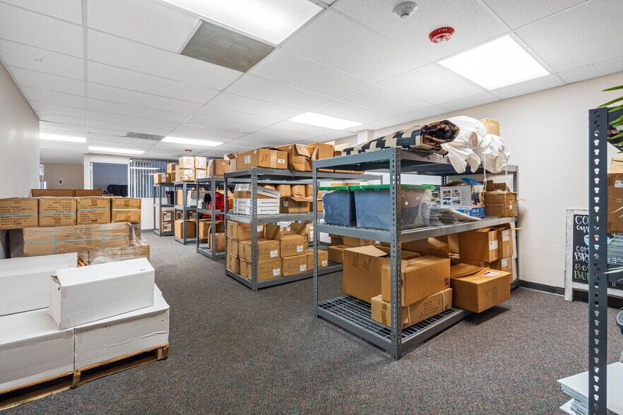 More Photos Of 6801 E Hillsborough Ave, Tampa Office Residential For Lease