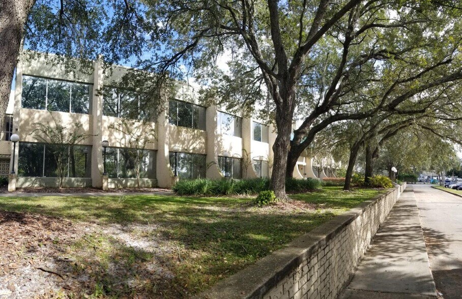 More Photos Of 5104 N Orange Blossom Trl, Orlando Office Residential For Lease