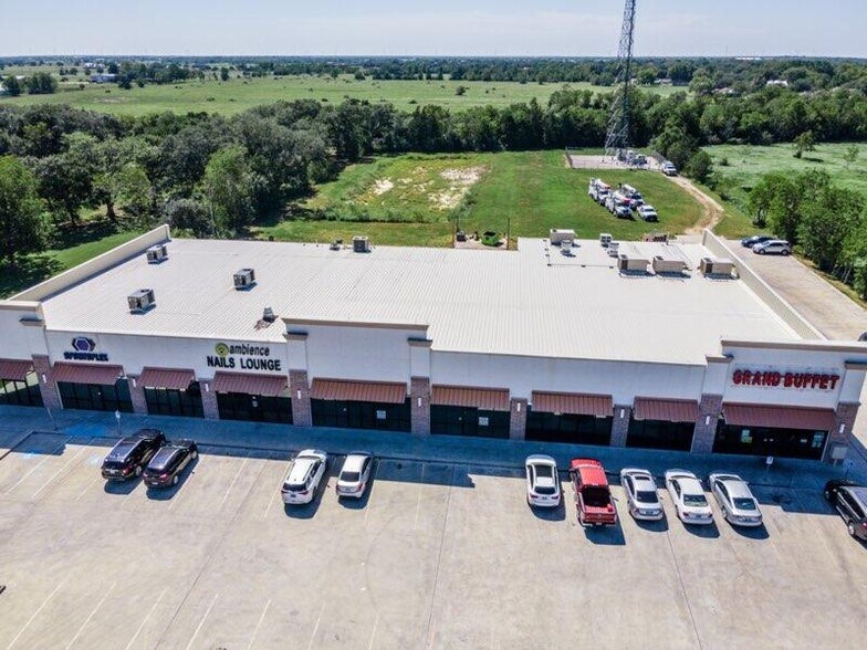 More Photos Of 4020 7th St, Bay City Storefront Retail Office For Lease