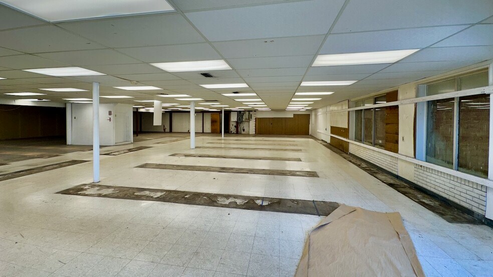 More Photos Of 3107 Spring Hill Ave, Mobile Freestanding For Sale