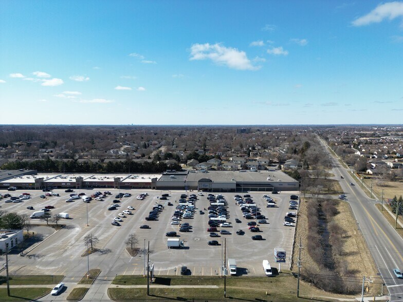 More Photos Of 41701-41941 Garfield Rd, Clinton Township Unknown For Lease