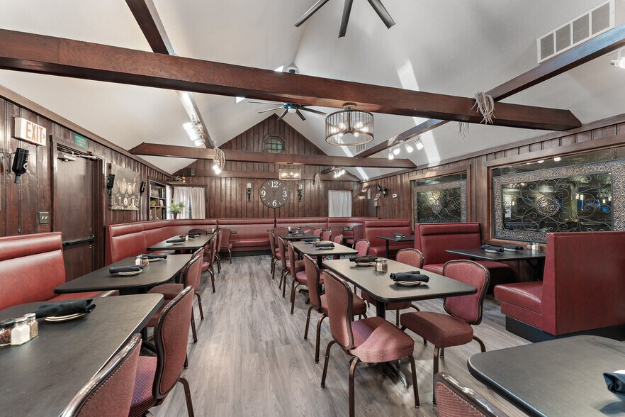 More Photos Of 4305 Portage St NW, Canton Restaurant For Sale