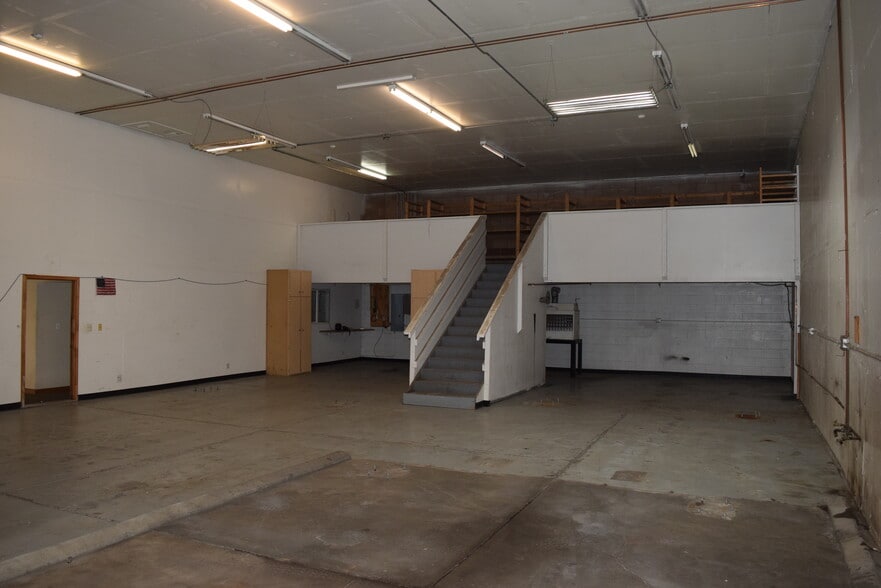 More Photos Of 9612 Titan Park Cir, Littleton Warehouse For Lease