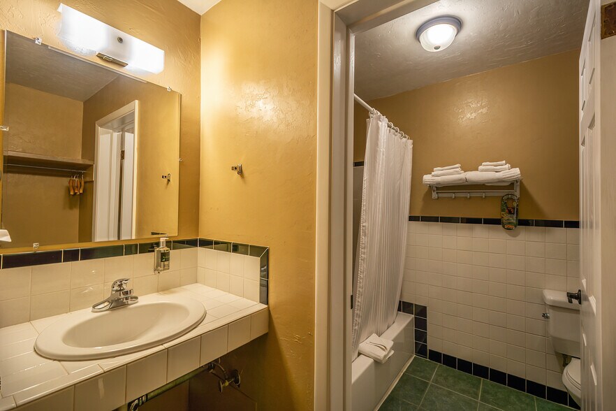 More Photos Of 627 Sudderth Dr, Ruidoso Hotel For Sale