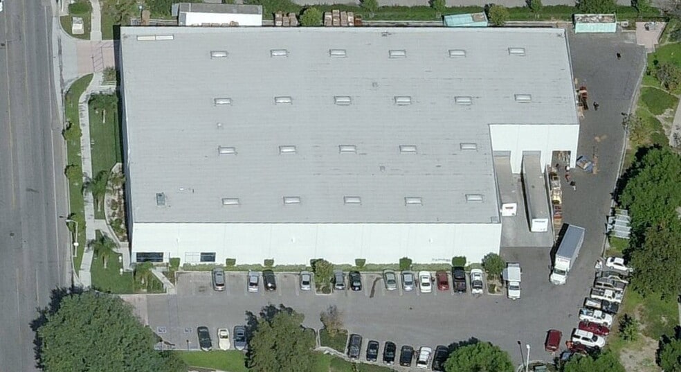 More Photos Of 1100 Graves Ave, Oxnard Manufacturing For Lease