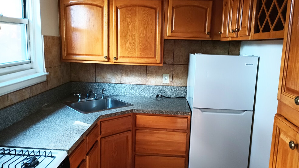 More Photos Of 94 Spruce St, Yonkers Apartments For Sale