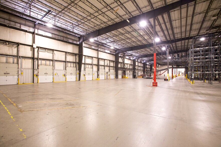 More Photos Of 1700 Schuster Rd, Delano Distribution For Lease