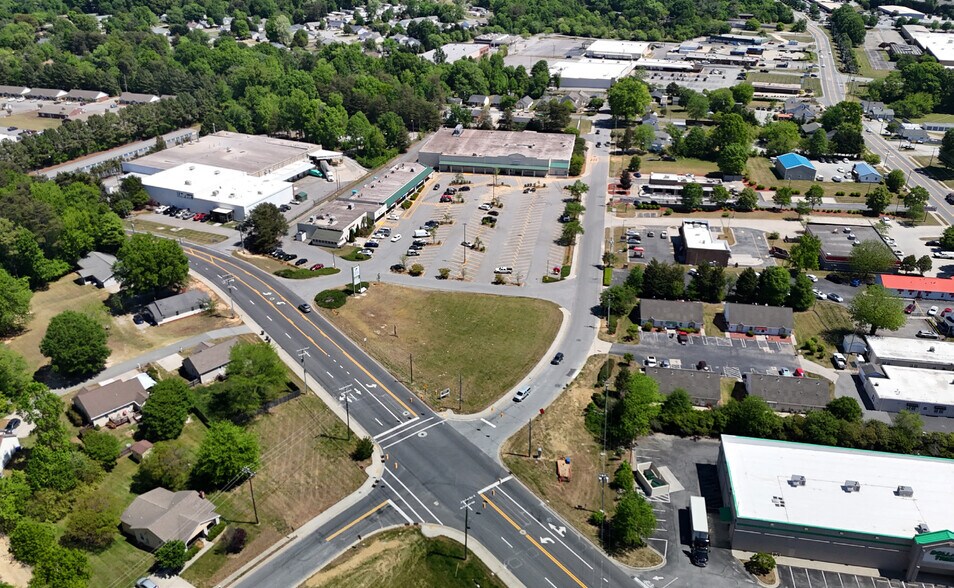 Primary Photo Of 535 Nelson St, Kernersville Land For Lease