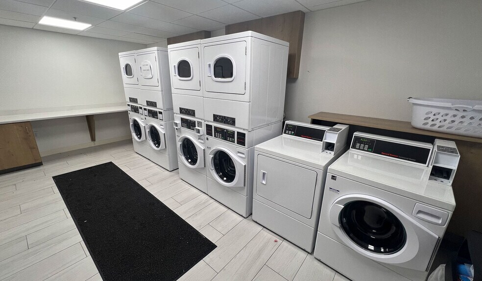 More Photos Of 7418 Washington Ave, Mount Pleasant Hotel For Sale