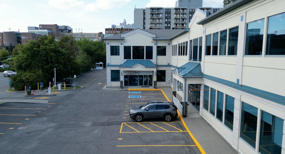More Photos Of 745 Montreal Rd, Ottawa Medical For Lease