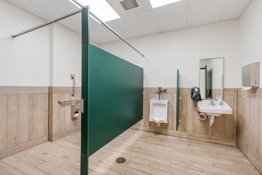 More Photos Of 111 N Broadway, Wind Gap Freestanding For Sale