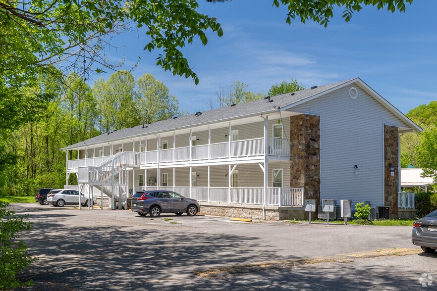 Primary Photo Of 145 Lois Ln, Morehead Apartments For Sale