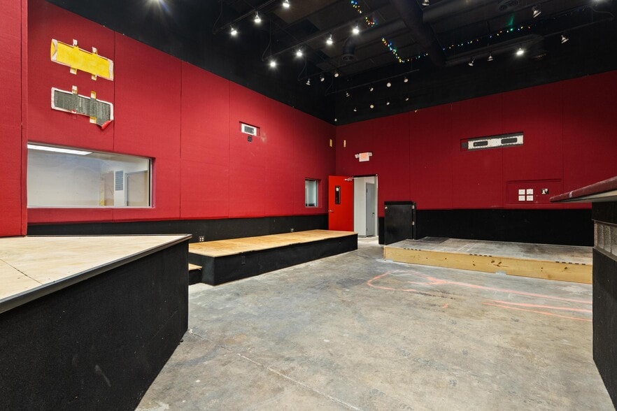 More Photos Of 5021 W Nassau St, Tampa Manufacturing For Sale