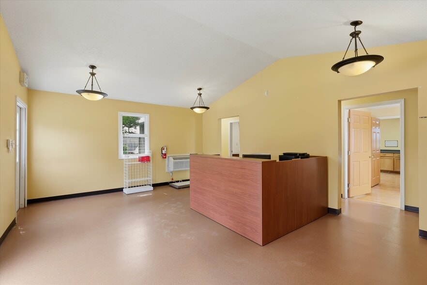 More Photos Of 9229 Middlebrook Pike, Knoxville Specialty For Sale