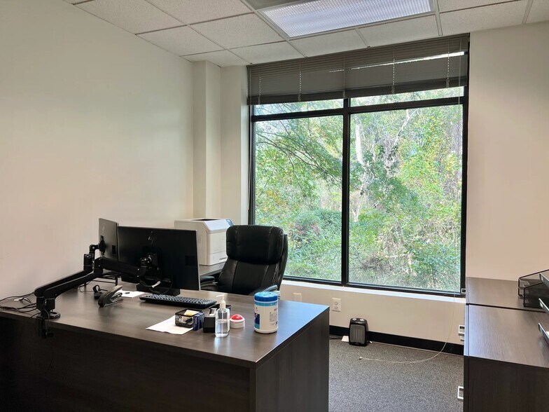 More Photos Of 7061 Deepage Dr, Columbia Office For Sale