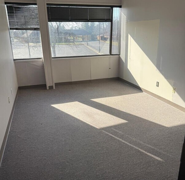 More Photos Of 4488 W Bristol Rd, Flint Medical For Sale