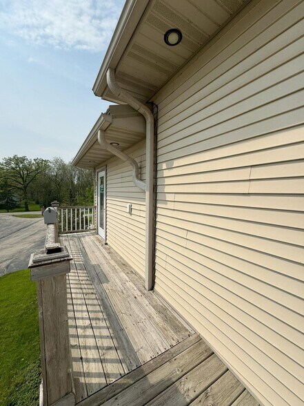 More Photos Of W1734 North St, Green Lake Office For Sale