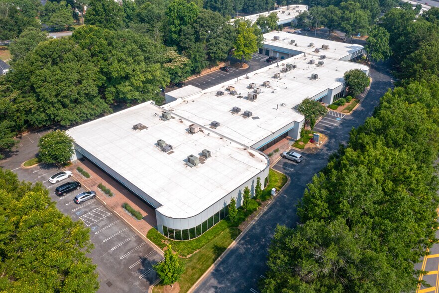 More Photos Of 425 Franklin Gateway SE, Marietta Unknown For Lease