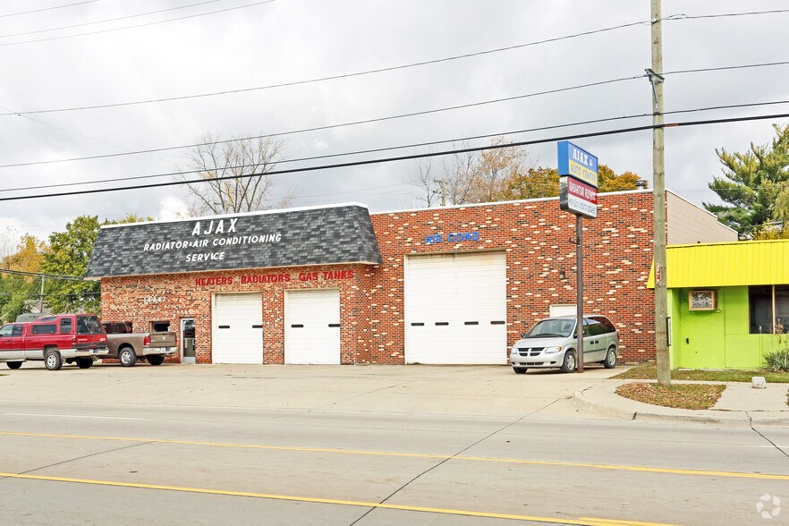 More Photos Of 14447 E 9 Mile Rd, Warren Auto Repair For Sale
