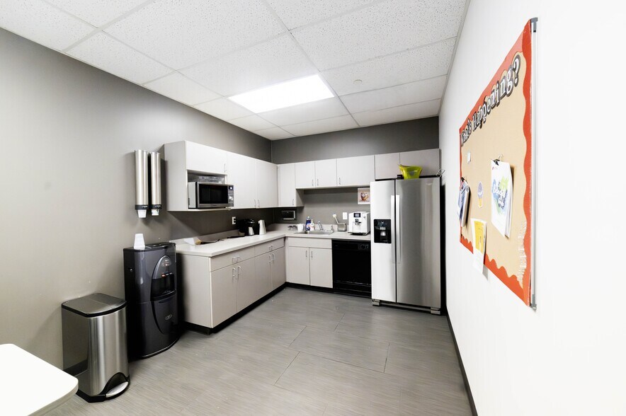 More Photos Of 4812 McMurry Ave, Fort Collins Light Manufacturing For Lease