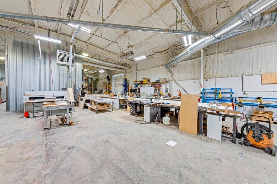 More Photos Of 42621 2nd St E, Lancaster Warehouse For Sale