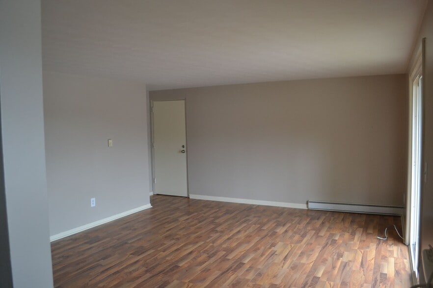 More Photos Of 60-90 W Harrison St, Martinsville Apartments For Sale