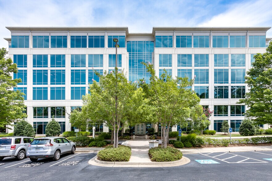 More Photos Of 11720 Amberpark Dr, Alpharetta Unknown For Lease