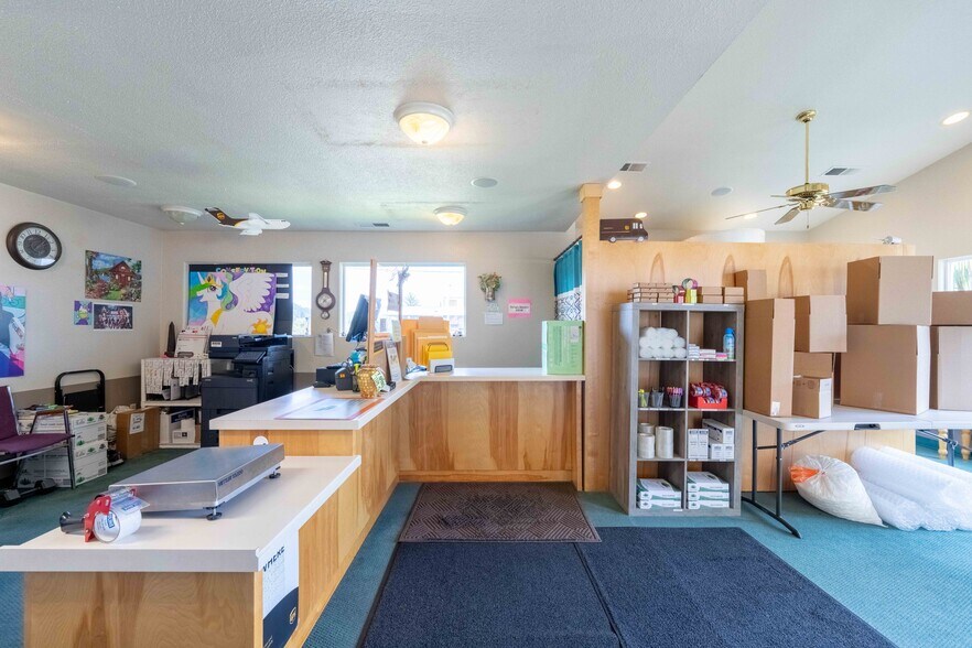 More Photos Of 624 Winchester Ave, Reedsport Office For Sale
