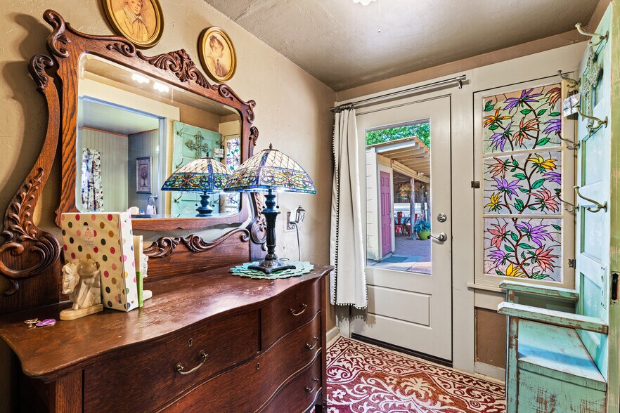 More Photos Of 303 W Austin St, Fredericksburg Office Residential For Sale