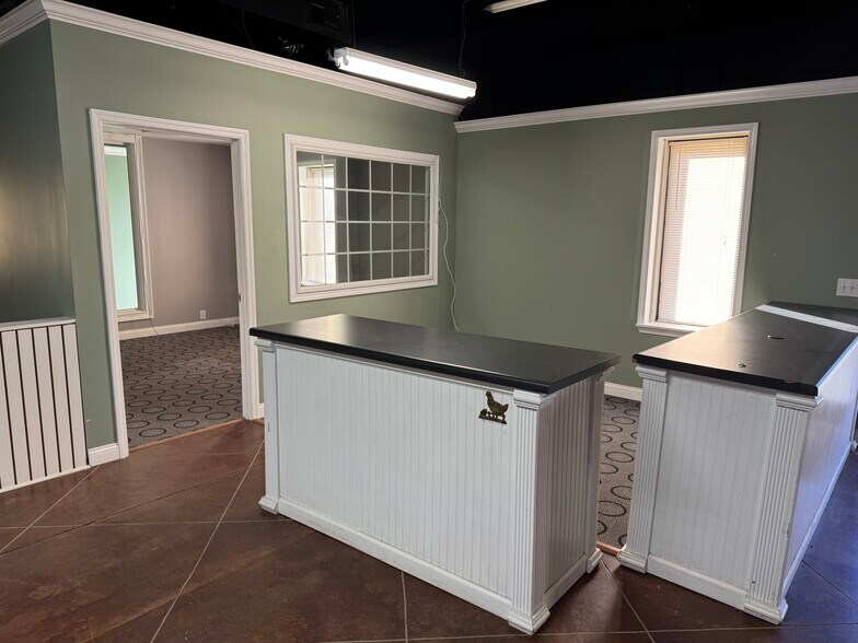 More Photos Of 1721 E Ridgewood Rd, Jasper General Retail For Lease