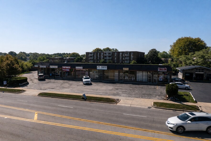 Primary Photo Of 805-813 W Rand Rd, Arlington Heights General Retail For Lease
