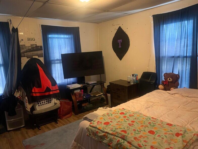 More Photos Of 48 Lafayette St, Rochester Multifamily For Sale