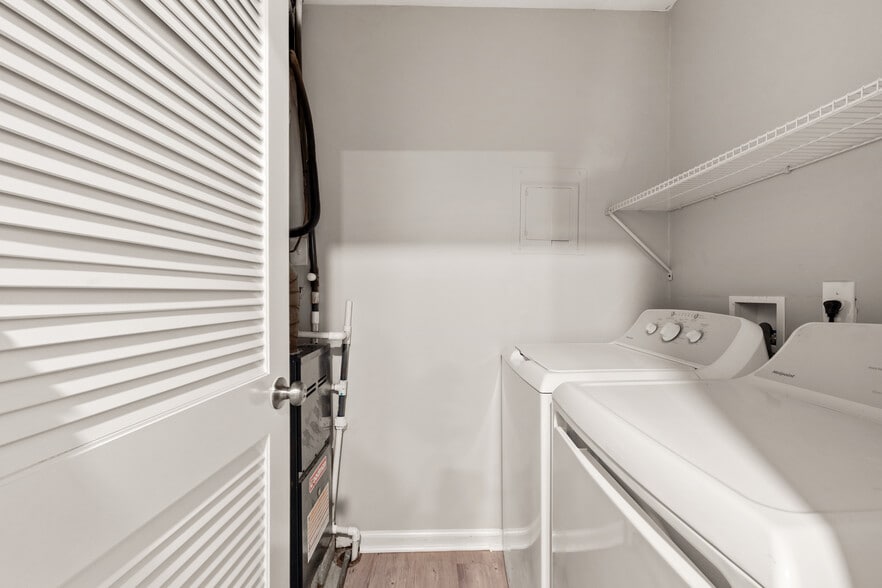 More Photos Of 1701 Hawthorne Ave, College Park Apartments For Sale