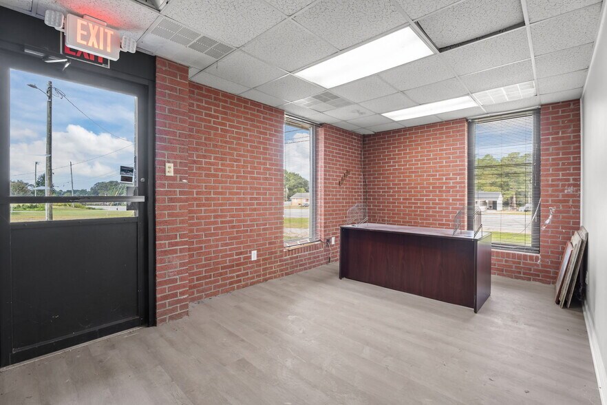 More Photos Of 855 NC Highway 111 S, Goldsboro Warehouse For Sale