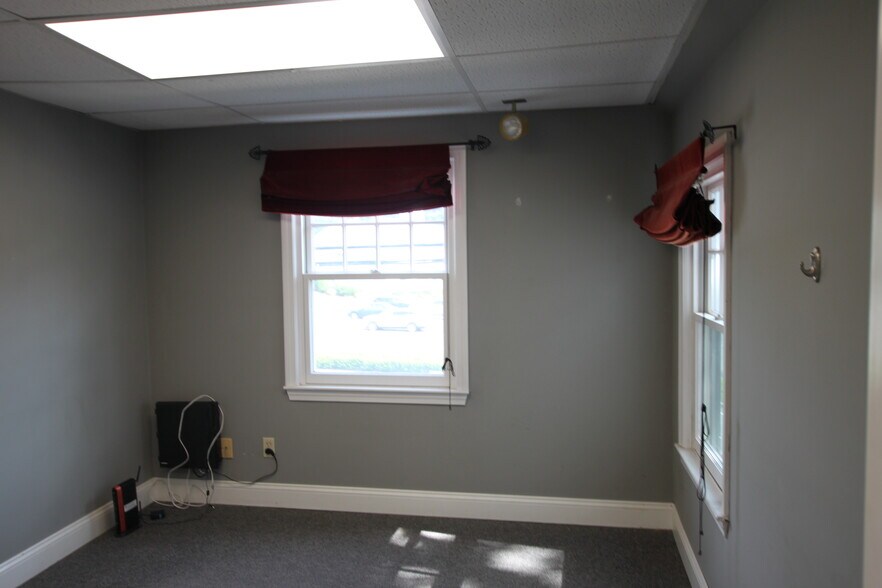 More Photos Of 300 W Main St, Northborough Unknown For Sale