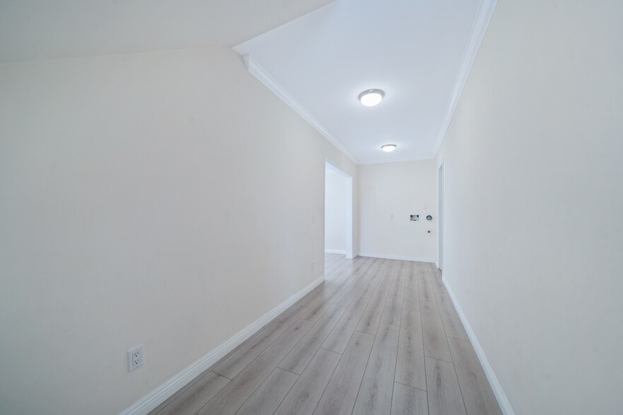 More Photos Of 2014-2016 Peyton Ave, Burbank Apartments For Sale