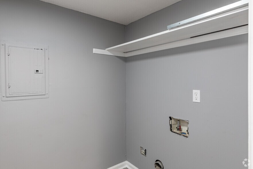More Photos Of 563 Briar Hill Ct, Riverdale Apartments For Sale