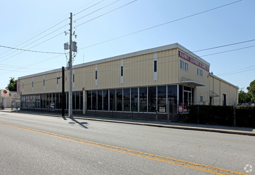More Photos Of 1016 W Church St, Orlando Showroom For Lease