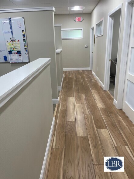 More Photos Of 6023 Farcenda Pl, Melbourne Office For Lease