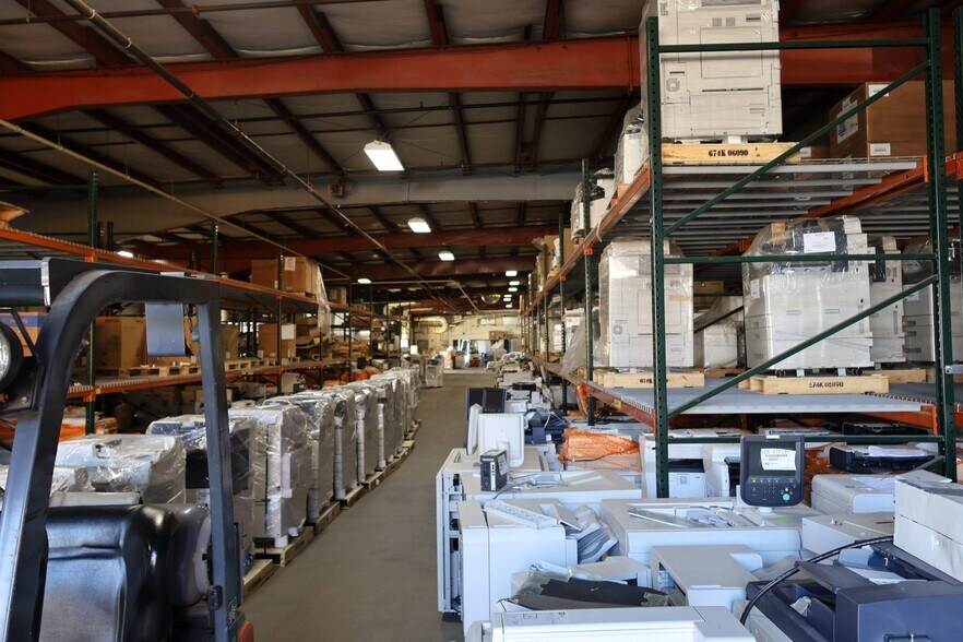 More Photos Of 6800 Northern Blvd, East Syracuse Truck Terminal For Sale