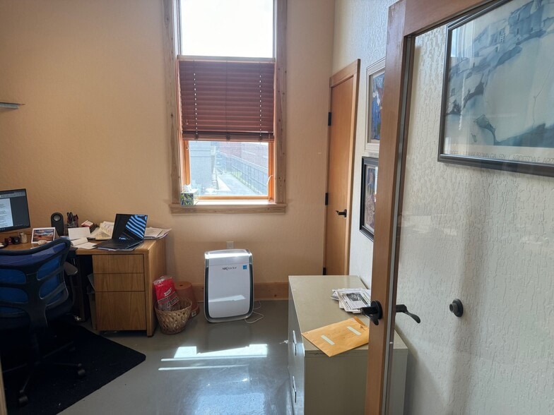 More Photos Of 120 Shelton McMurphey Blvd, Eugene Office For Lease