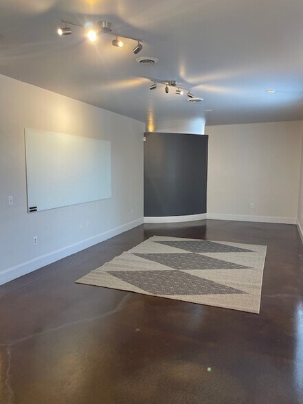 More Photos Of 727 W Hargett St, Raleigh Office Residential For Lease