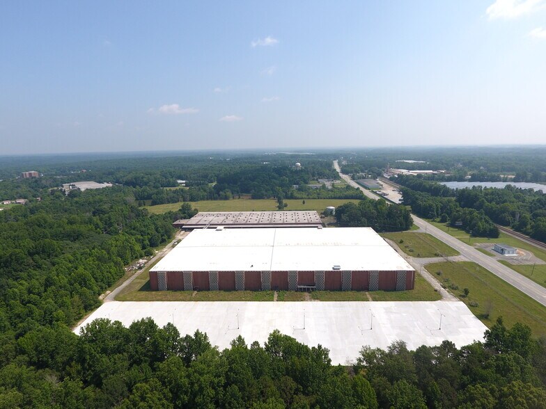 More Photos Of 5200 S Main St, Salisbury Industrial For Sale