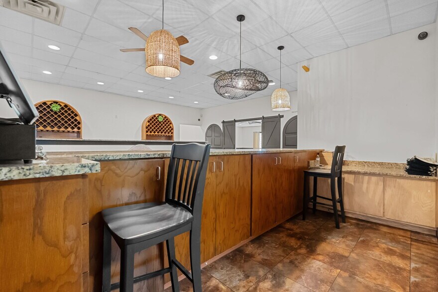 More Photos Of 983 N Highway 123 Byp, Seguin Restaurant For Sale