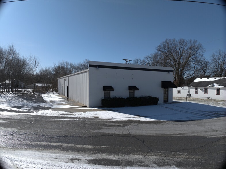 More Photos Of 101 W Shrader St, Liberty Manufacturing For Lease