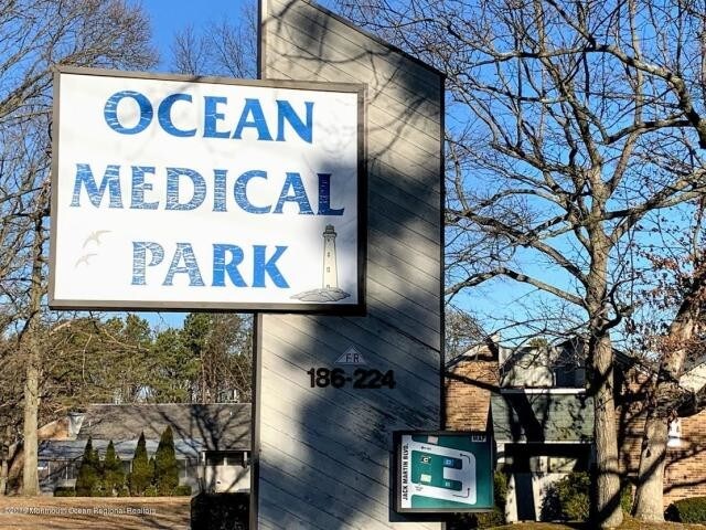 More Photos Of 210-216 Jack Martin Blvd, Brick Medical For Lease