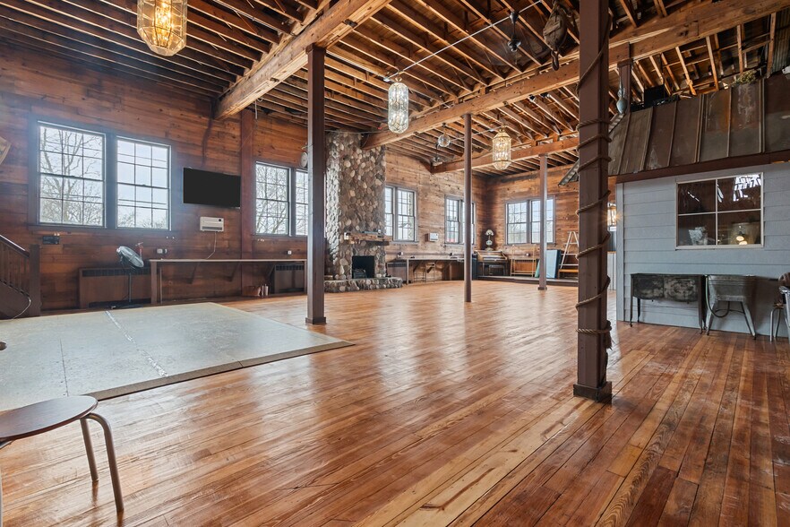 More Photos Of 105 N Broadway St, Cassopolis Office For Sale