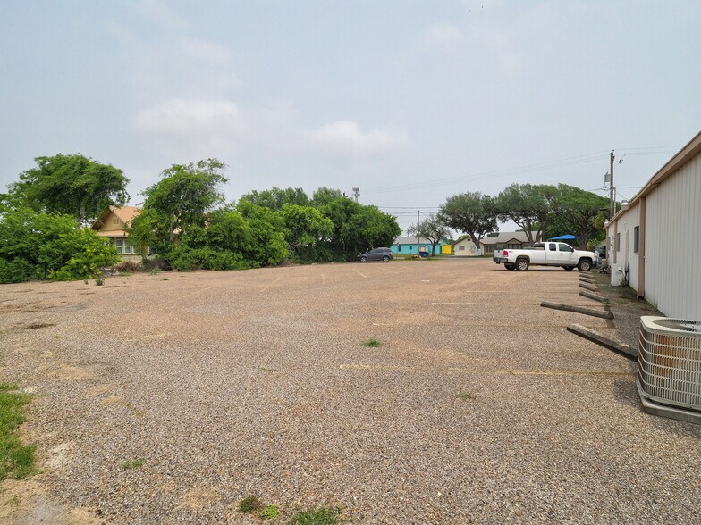 More Photos Of 505 Elm St, Portland Showroom For Lease