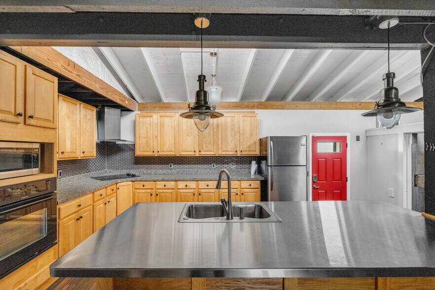 More Photos Of 1425 Walnut St, Jacksonville Freestanding For Sale